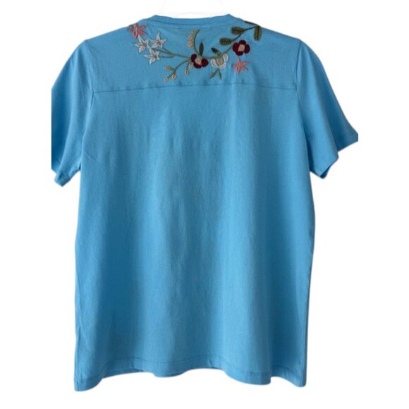 Johnny Was Nicolette V Short Ethereal Blue Tee Shirt Floral Embroidery Top NEW - Picture 5 of 8